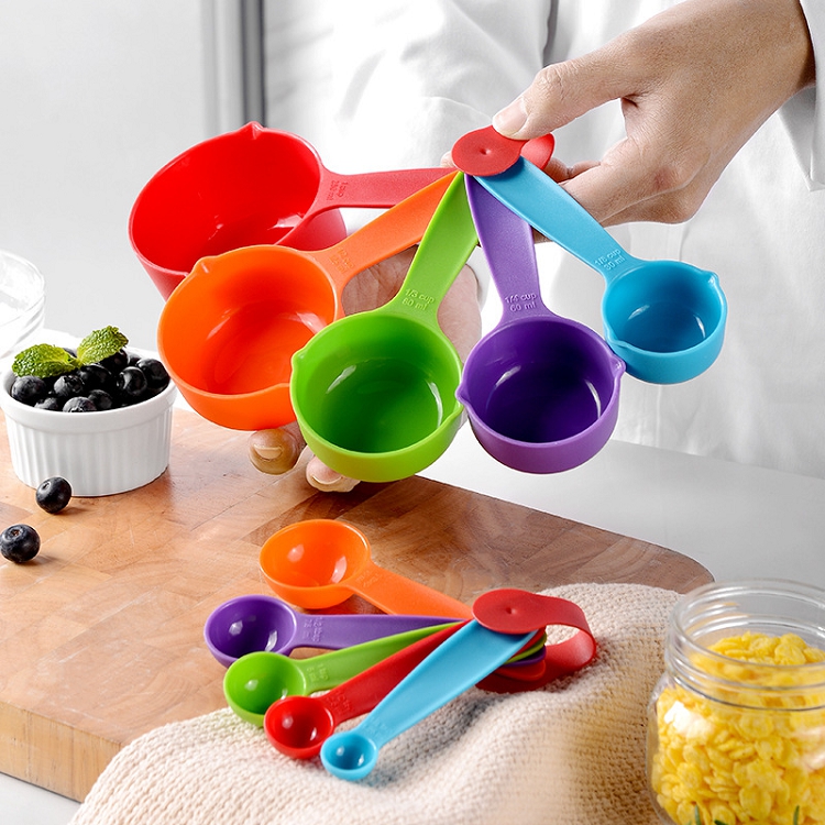 Measuring Cups and Measuring Spoons 10 Piece Colorful Plastic Kitchen Tools Style Packing Baking Color